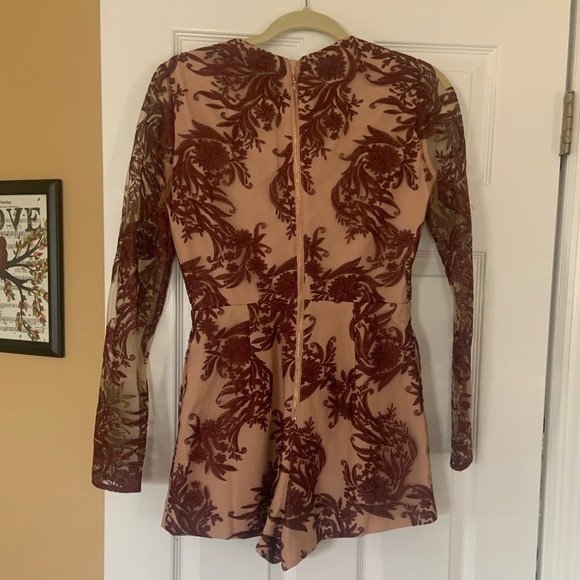NWT Sexy Mehndi Lace Romper with sheer sleeves Size Small Holiday glam SALE - Picture 7 of 8
